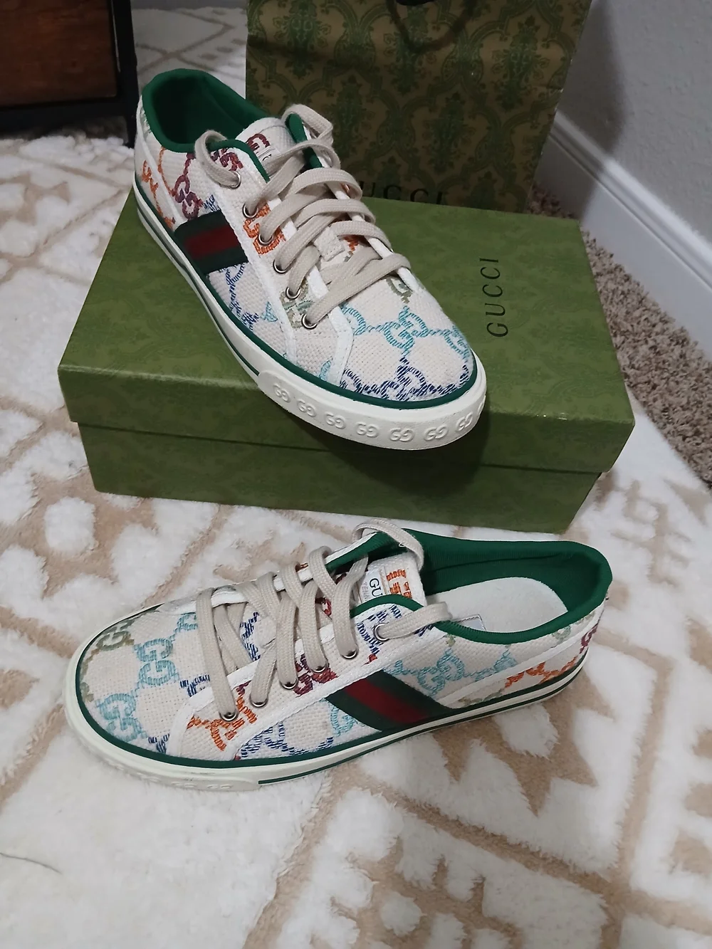 Gucci stylish sneakers
